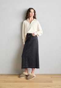 UGG CLASSIC SLIPPER II - Chaussons - antilope