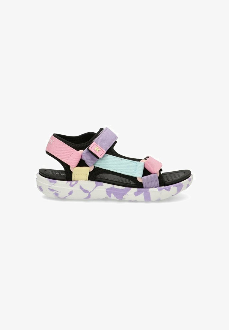 Sandalias deportivas con una base negra, correas en tonos pastel de color rosa, azul y amarillo, y una suela con un patrón multicolor en morado y blanco.