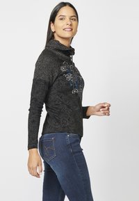 Koroshi Top s dlouhým rukávem - black