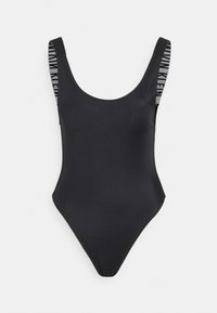 Maillot de bain une pièce noir avec de larges bretelles, présentant un motif de logo. Tissu lisse et extensible avec un décolleté classique et une coupe haute.
