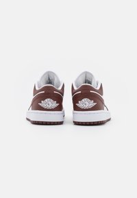 Jordan AIR JORDAN 1 - Sapatilhas - white/bronze eclipse