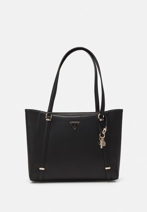 Bolsa tote em pele sintética preta com alças duplas, hardware dourado e uma placa com o logótipo. Apresenta um fecho zipper e um detalhe de chaveiro.