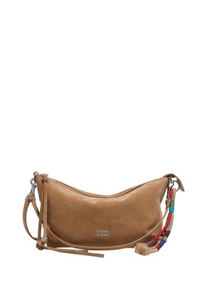 Bolso de hombro de ante marrón claro con cremallera plateada, logo de la marca "Bimba y Lola" y un borla trenzada colorida adjunta a la correa.