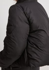 NA-KD Vinterjacka - black