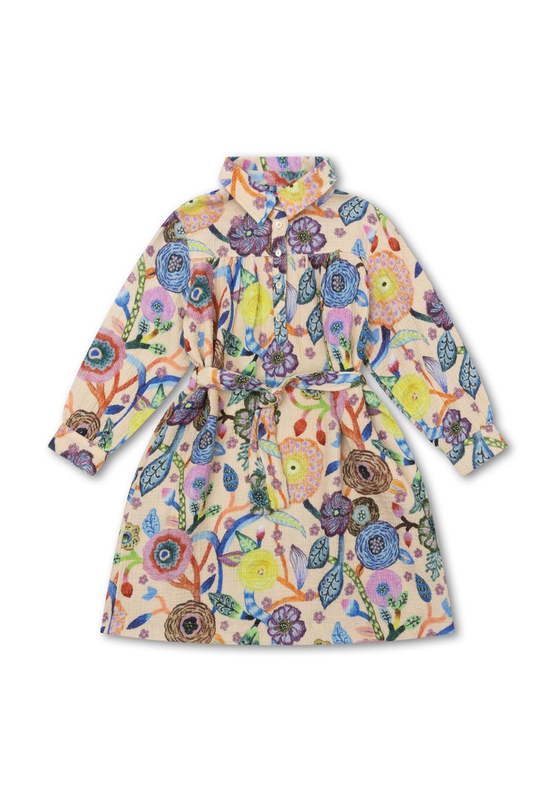 Jurk met bloemmotief in zachte beige stof. Voorzien van een kraag, knoopsluiting aan de voorkant, lange mouwen en een tailleband met levendige bloemenpatronen.