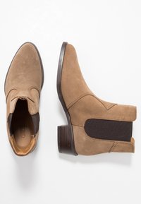 Esprit Kotníkové boty - beige