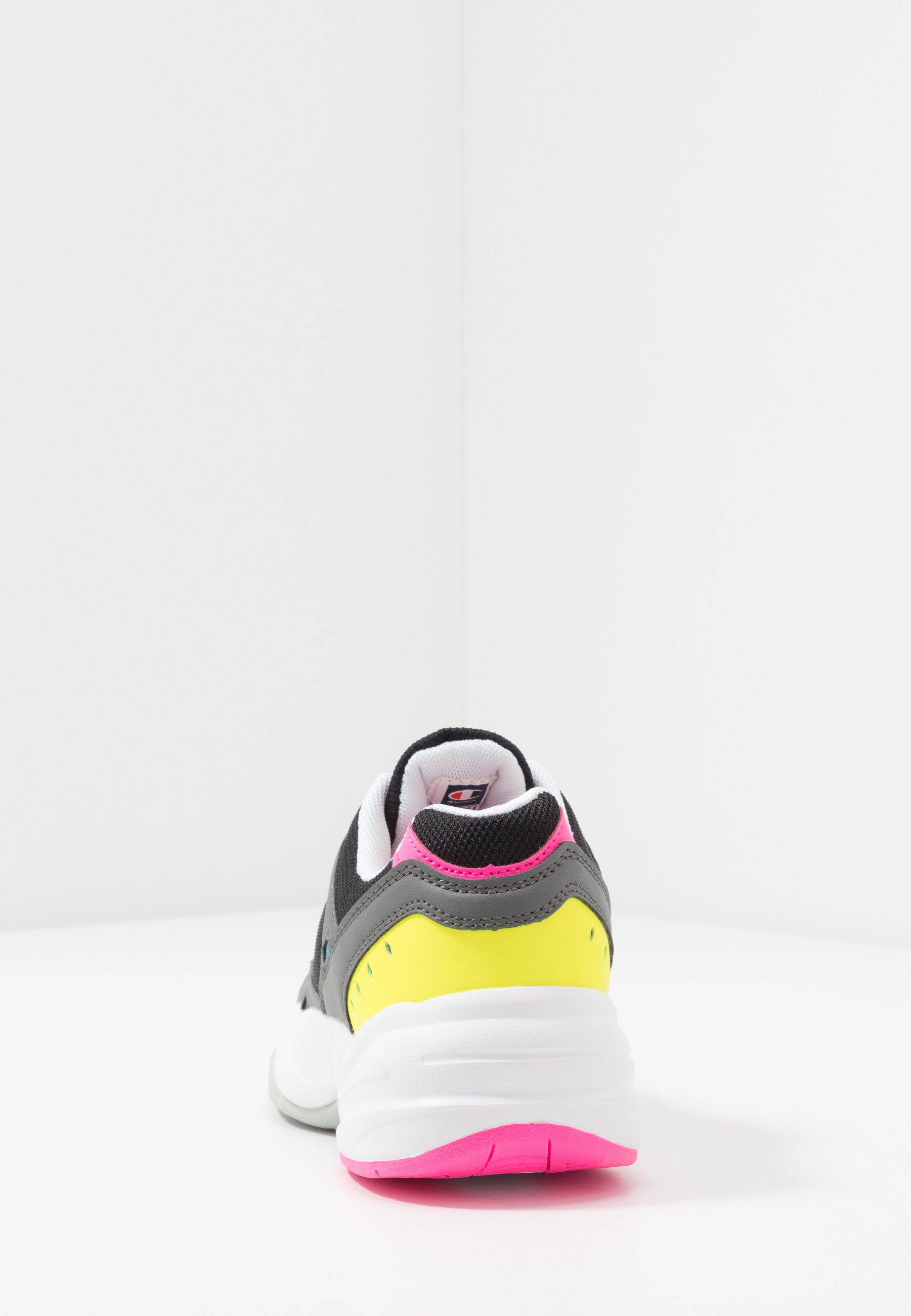 Champion LOW CUT SHOE PHILLY Treningssko blackgrey Lotto SMART IV AMF BLOCK Treningssko all whiteflame red