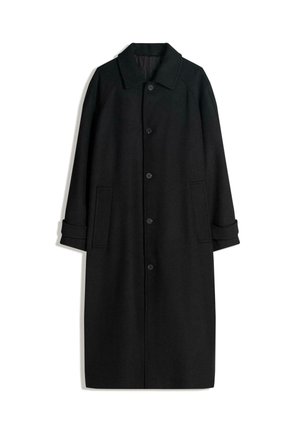 Cappotto di lana nera con colletto, maniche lunghe, bottoni lungo la parte anteriore e tasche laterali. Il design è minimalista con una silhouette elegante.