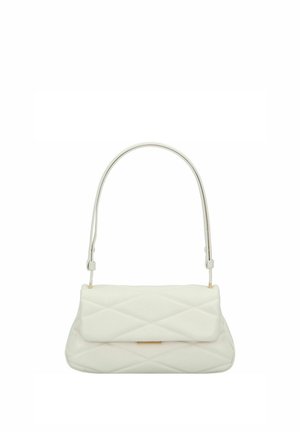 Sac à main en cuir matelassé blanc avec une bandoulière unique et un rabat frontal avec une petite fermeture dorée.