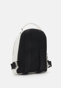 Armani Exchange ZAINO - Zaino - bianco