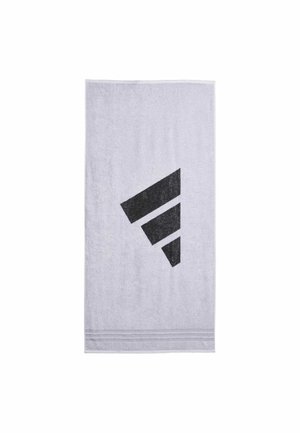 Toalla rectangular gris claro con tres rayas diagonales negras dispuestas en tamaño decreciente y un borde texturizado en la parte inferior.