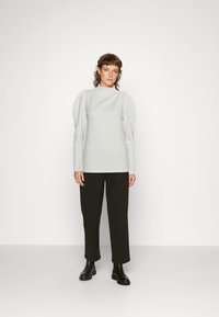 Selected Femme SLFMONIKA HIGH NECK - Camiseta de manga larga - snow