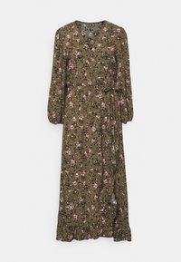 Vestido maxi em tecido verde-azeitona com padrões florais em rosa e preto. Apresenta mangas longas, decote em V, cinto na cintura e barra com babados.
