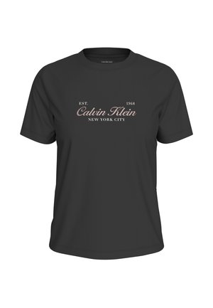 Zwart T-shirt met korte mouwen met de tekst "EST. 1968 Calvin Klein NEW YORK CITY" in beige gedrukt middenvoor.