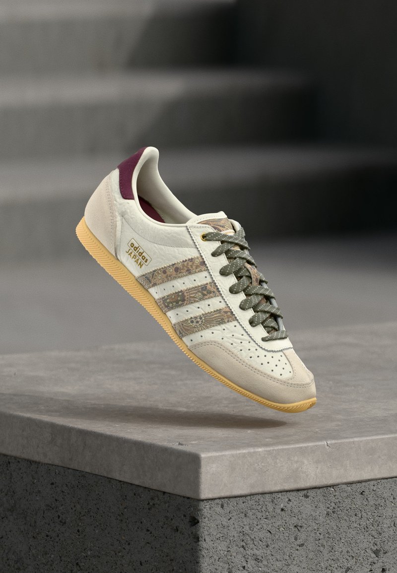 adidas Originals JAPAN off white/maroon/olive strata/off-white