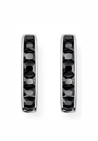 Orecchini geometrici neri con pietre nere sfaccettate incassate in una elegante montatura color argento, con una finitura lucida e un design rettangolare.