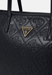 Guess POWER PLAY LARGE TECH TOTE SET - Velká kabelka - black/černá ...