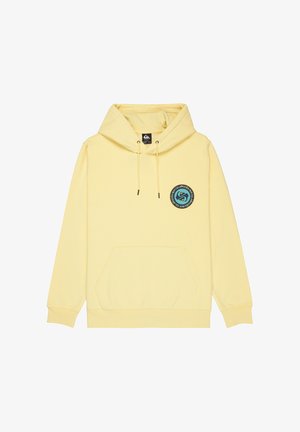 Gelber Hoodie mit einer vorderen Kängurutasche, verstellbaren Kordeln und einem runden Logo-Patch auf der Brust. Weicher Stoff aus Baumwollmischung.