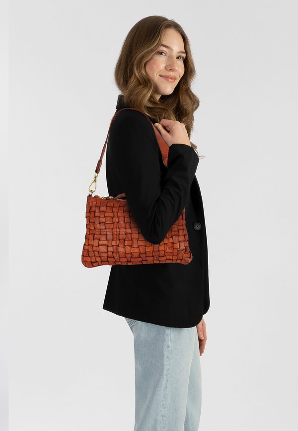 31 CM - Handtasche - cognac