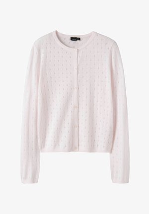 Hellrosa langärmlige Strickjacke mit kleinem Lochmuster und vorderen Knöpfen, rundem Ausschnitt sowie gerippten Bündchen und Saum.