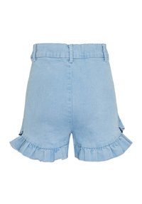Ljusblå denimshorts med en volangkant, med bakre midjeband och sidfickor, designade för en bekväm passform.