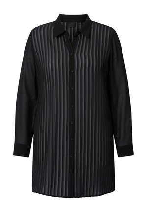 Musta nappikauluspaita, jossa on pinstripe-kuvio, pitkät hihat ja kaulus. Sileä rakenne hieman läpikuultavasta kankaasta.