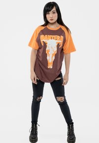 Paradiso Clothing PANTERA SKULL RAGLAN UNISEX - Print T-shirt - brown