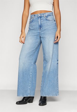 ONLSONIC WIDE - Vaqueros boyfriend - medium blue denim