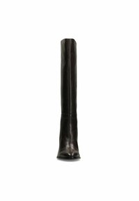 Botte en cuir marron foncé, hauteur genou, au silhouette épurée, à bout rond et texture lisse. Aucun motif ni matériel visible.