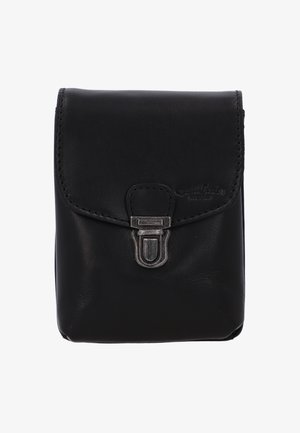 Bustina in pelle nera con patta curva, caratterizzata da dettagli in metallo tono argento e cuciture a vista lungo i bordi. Design compatto.