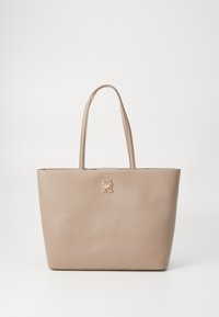 Unselected, coastal taupe