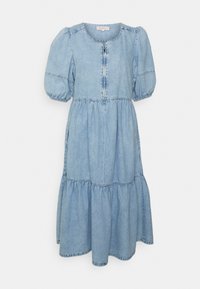 Denimmekko, jossa on pyöreä pääntie, lyhyet puffihihat, etuvetoketju ja kerrostettu hame vaaleansinisestä pehmeästä kankaasta.