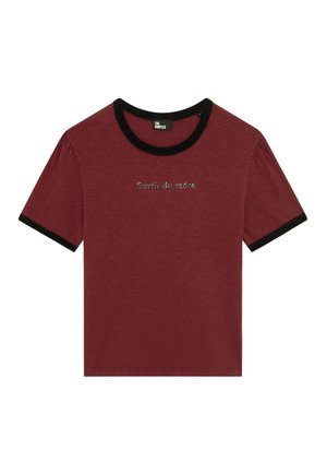 - T-shirt z nadrukiem