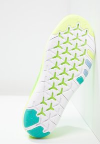 Nike Performance Zapatillas de entrenamiento - green