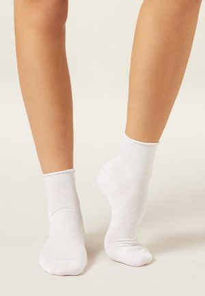 Calzedonia, SEAMLESS SHORT - Socks - white