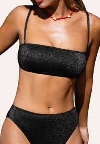Cupshe SET WITH COVER SARONG - Bikiny - black