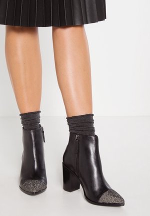 Schutz Ankle boot