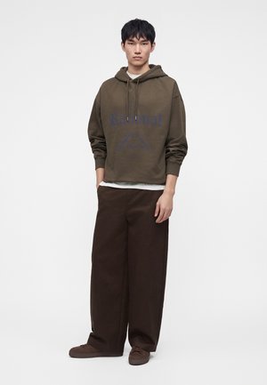 Han Kjøbenhavn, HEART LOOSE HOODIE UNISEX - Sweat à capuche - dusty brown