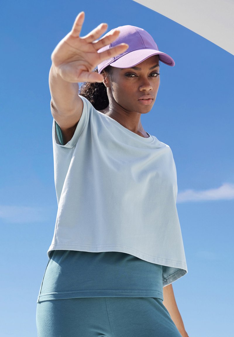 LASCANA Active 2-IN-1 - Basic T-shirt - grün