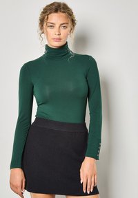 Unausgewählt, black