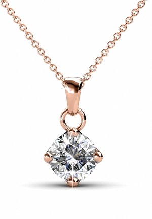 Roségouden ketting met een ronde, heldere diamant hanger, vastgehouden door vier klauwen, die schittering en helderheid uitstralen.