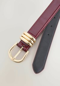 Vöö - burgundy/red