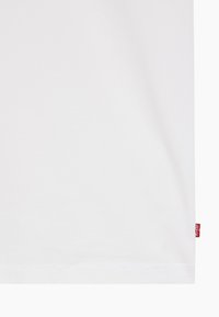 Levi's® FOOTBALL FAN TEE UNISEX - Apdrukāts T-krekls - white