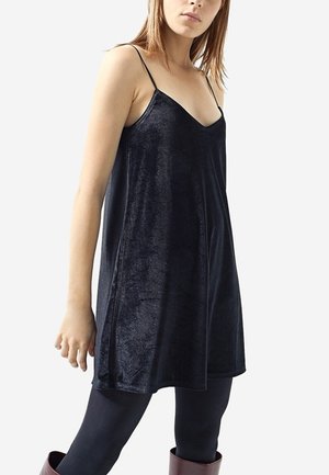 Stradivarius Robe de jour - black