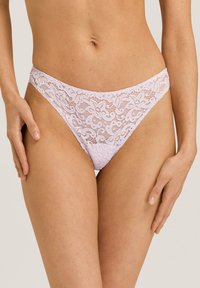 Hanro MOMENTS - String - lupine love