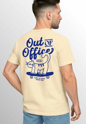 BACK OUT OF OFFICE GRAFIK - Print T-shirt - natur
