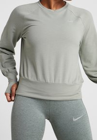 Nike Performance Felpa - green