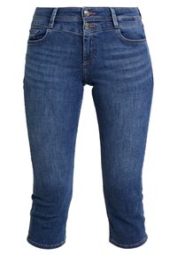 Jeanscapris i mörkblått, med en stängning med två knappar, standardfickor och en kort längd med en lätt uppvikt kant.