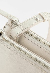Next SMALL REGULAR FIT - Geantă crossbody - bone