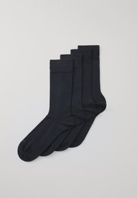 Confezione di cinque paia di calzini blu scuro con una texture liscia, polsini a costine e un design semplice, adatti per abbigliamento casual o formale.